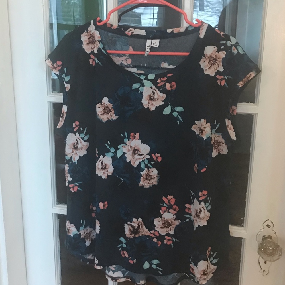 Elle Cap sleeve teal floral top